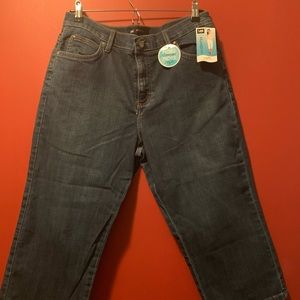 Lee Relaxed Fit Capris